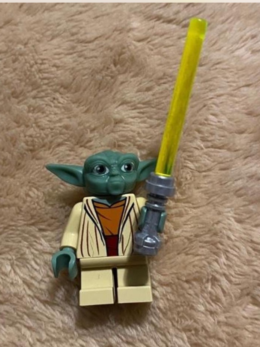 Green Jedi Master Minifigure with Yellow Lightsaber - Kids Toys